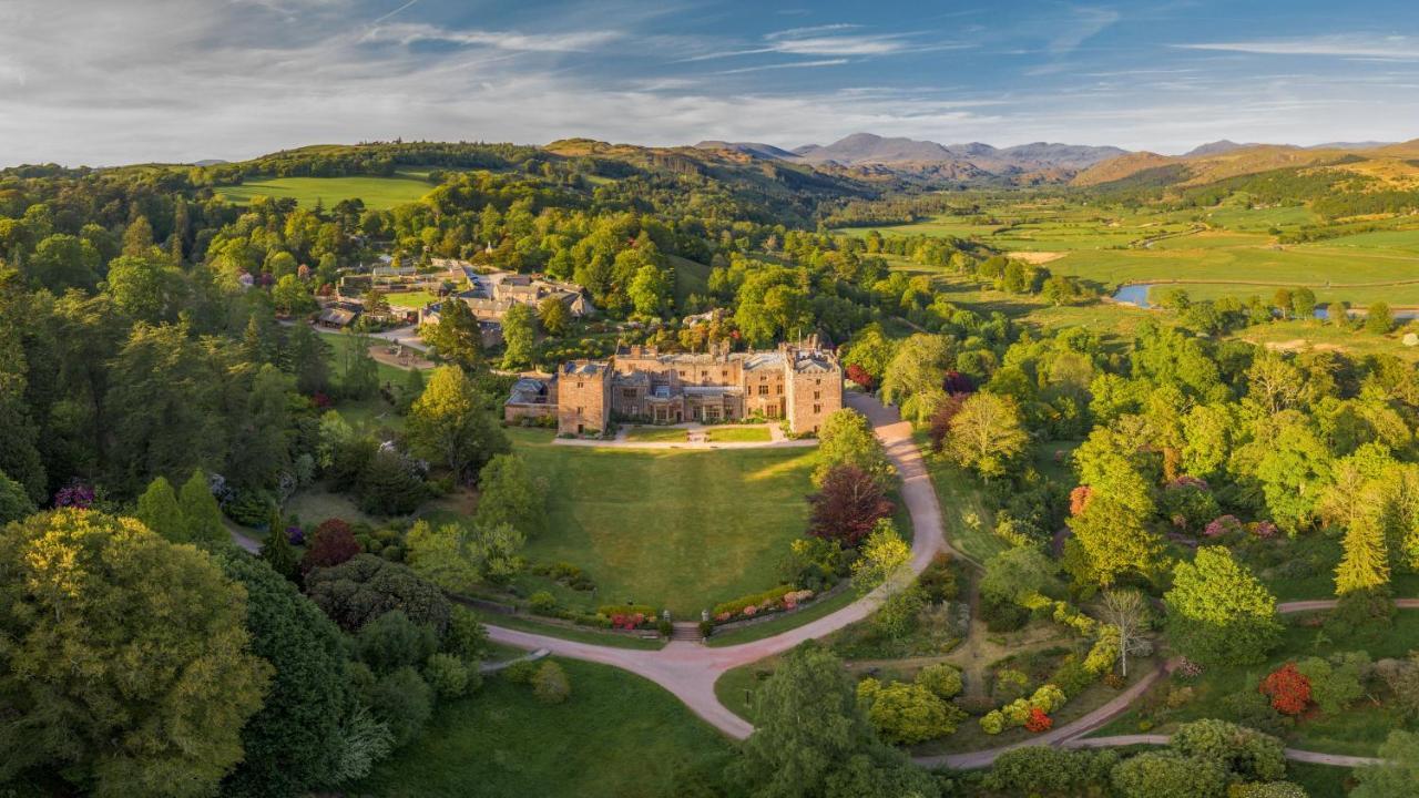 Muncaster Castle Coachman'S Quarters Panzió Ravenglass Kültér fotó